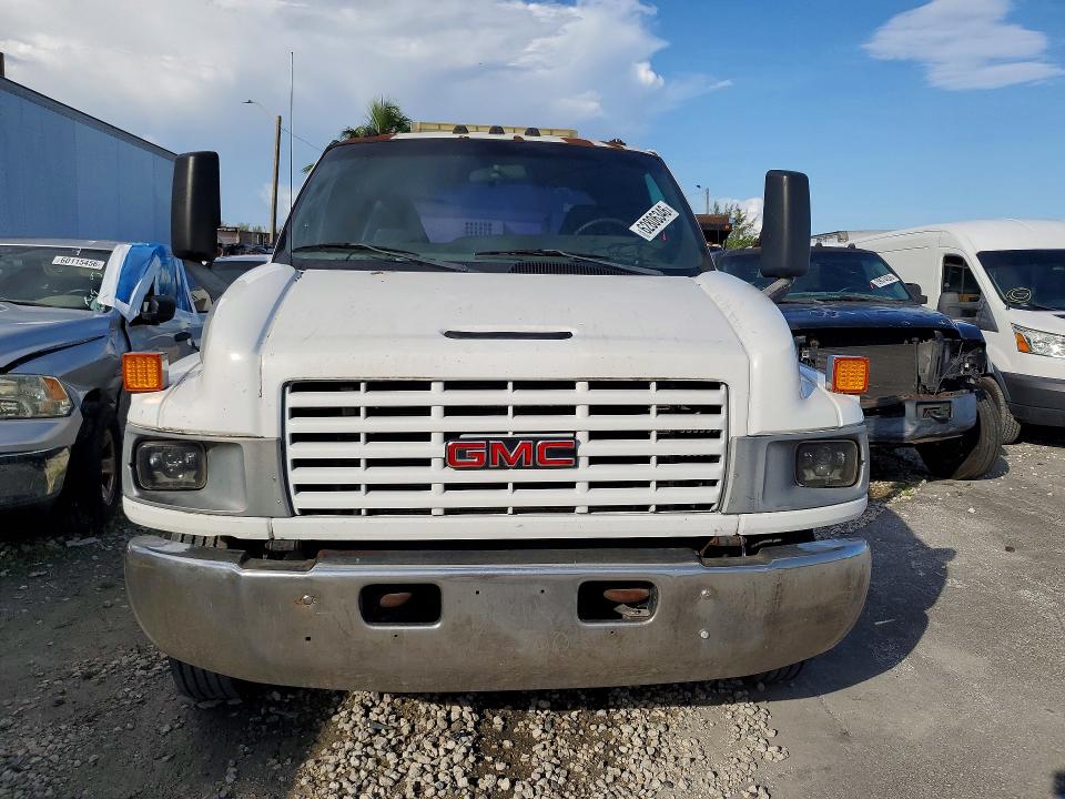 Photo 5 from auction – 2005 GMC C5500 with VIN 1GDE5C1275F527543