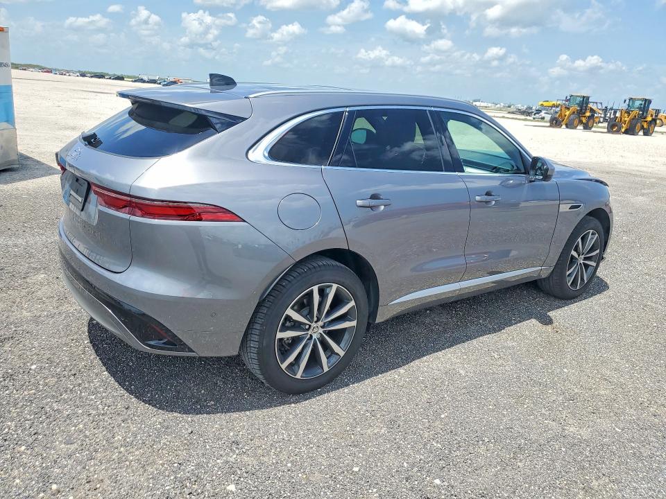 Photo 3 from auction – 2025 JAGUAR F-PACE with VIN SADCT2EXXSA743465