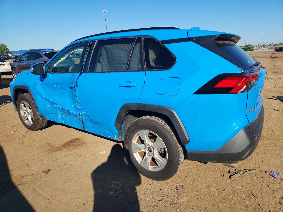 Photo 2 from auction – 2021 TOYOTA RAV4 with VIN JTMW1RFV7MD061245