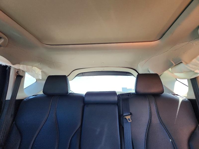 Photo 10 from auction – 2019 ACURA RDX with VIN 5J8TC2H55KL032204