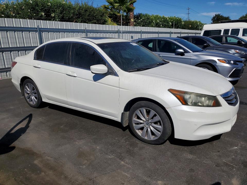 Снимка 4 от търг – 2011 HONDA ACCORD с VIN 1HGCP2F89BA022014