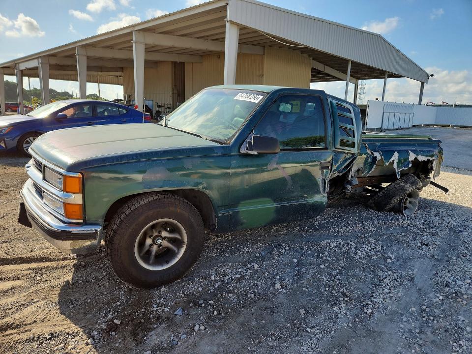 CHEVROLET GMT-400 1996 with VIN 2GBEC19R4T1184800 - Photo from auction