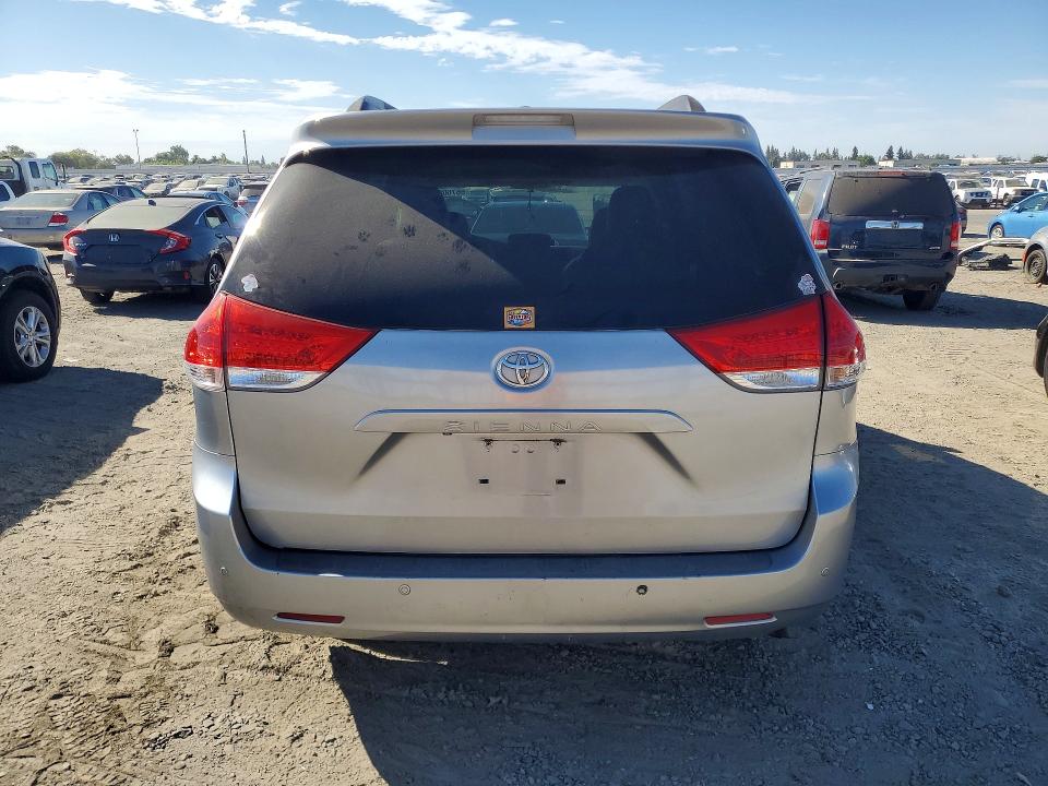 Photo 6 from auction – 2012 TOYOTA SIENNA with VIN 5TDYK3DC9CS259851