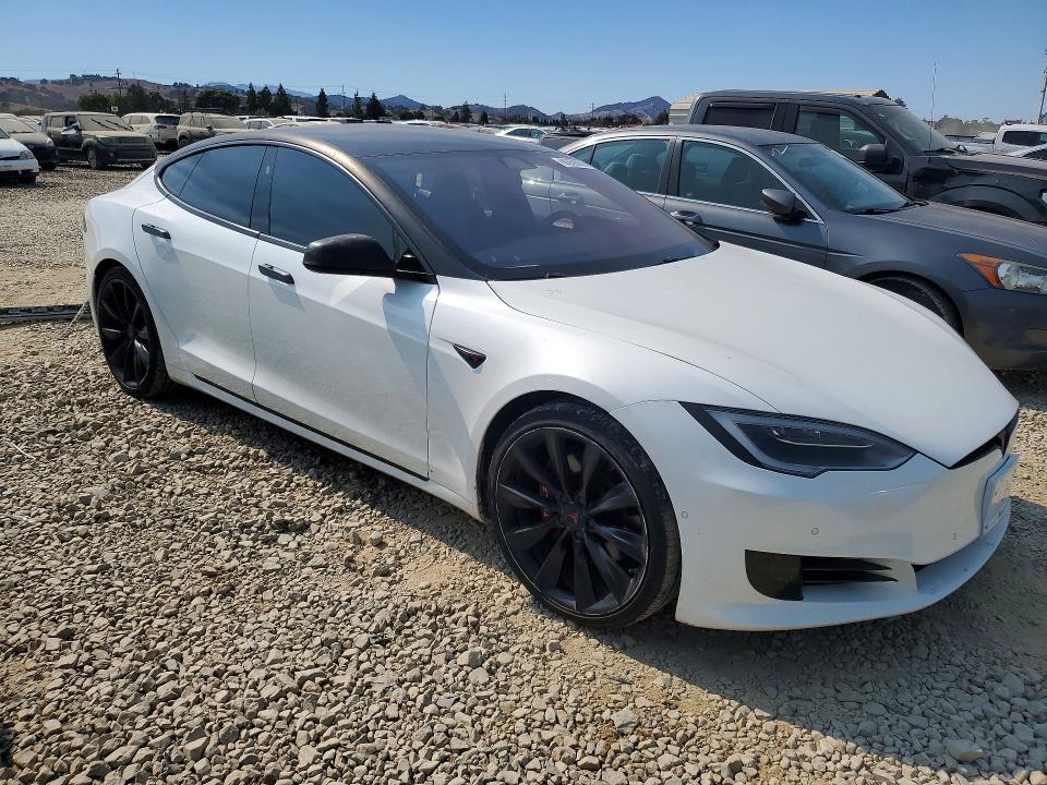 Photo 4 from auction – 2017 TESLA MODEL S with VIN 5YJSA1E14HF191318