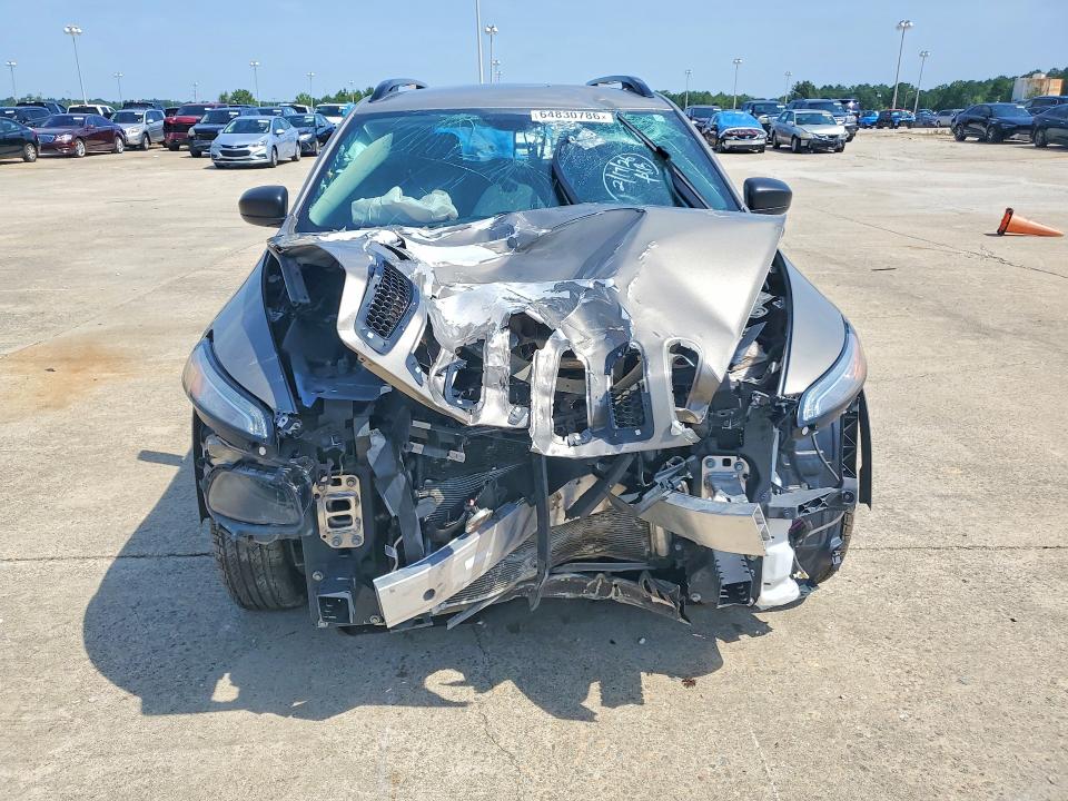 Photo 5 from auction – 2017 JEEP CHEROKEE with VIN 1C4PJLAB4HW596333