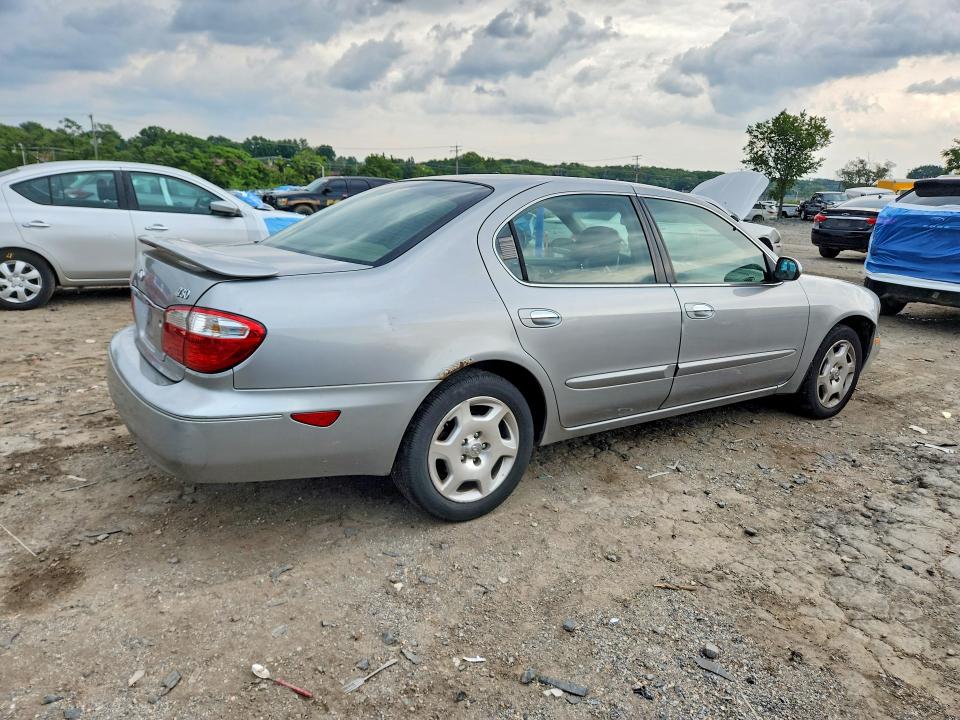 Photo 3 from auction – 2000 INFINITI I30 with VIN JNKCA31A9YT113683