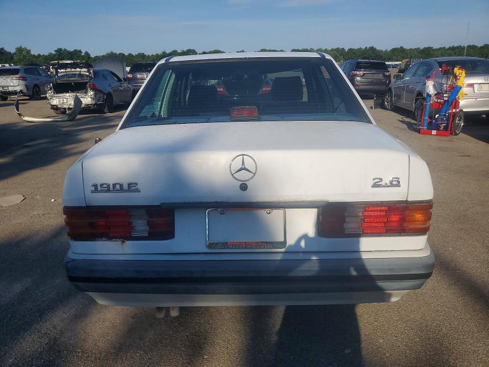 Photo 6 from auction – 1989 MERCEDES-BENZ 190 with VIN WDBDA29D2KF558348