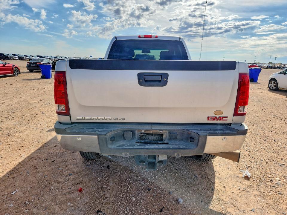 Photo 6 from auction – 2011 GMC SIERRA with VIN 1GT120C87BF116540