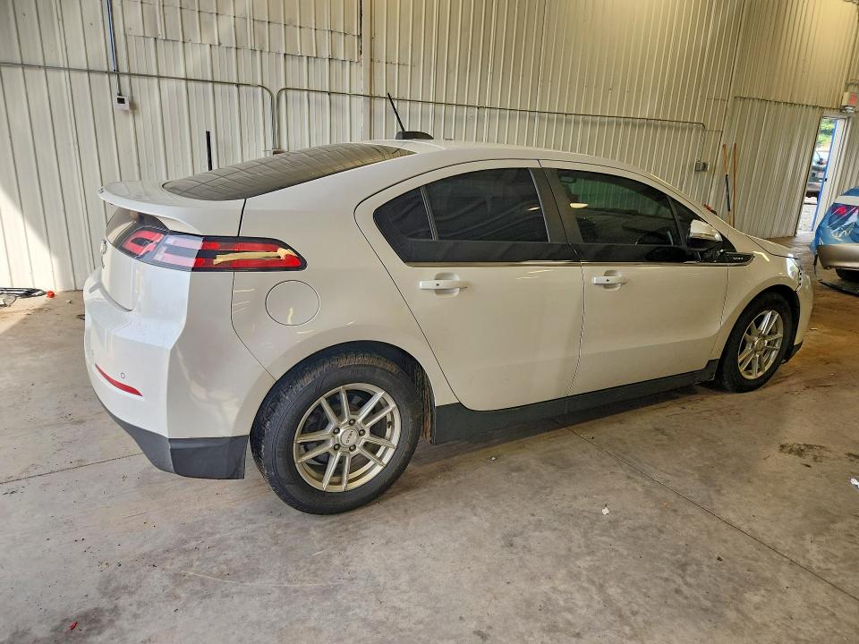 Photo 3 from auction – 2015 CHEVROLET VOLT with VIN 1G1RD6E45FU142686