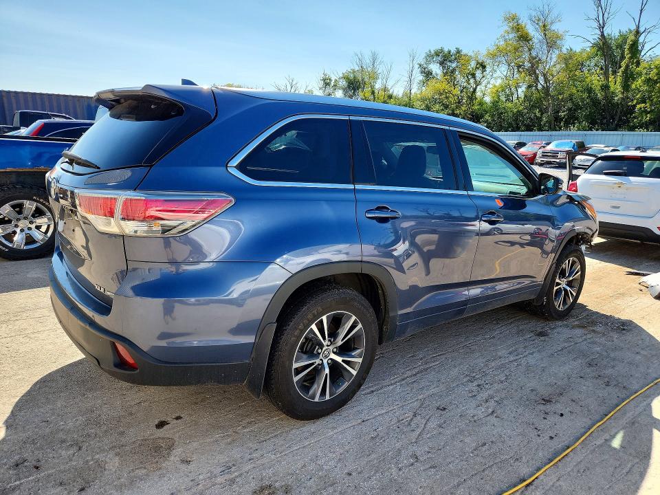 Photo 3 from auction – 2016 TOYOTA HIGHLANDER with VIN 5TDJKRFH7GS504035