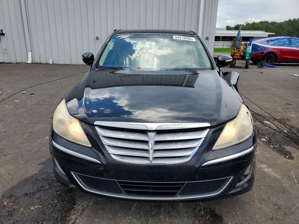 Photo 5 from auction – 2013 HYUNDAI GENESIS with VIN KMHGC4DD1DU221997