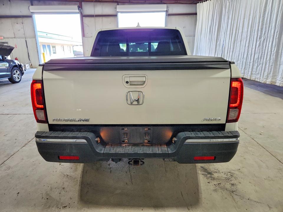 Photo 6 from auction – 2019 HONDA RIDGELINE with VIN 5FPYK3F5XKB030815