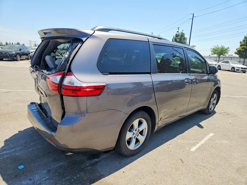 Foto 3 de la subasta – 2015 TOYOTA SIENNA con VIN 5TDKK3DCXFS537196