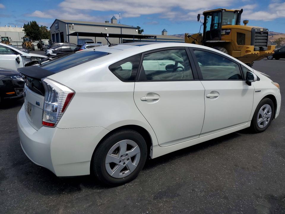 Photo 3 from auction – 2010 TOYOTA PRIUS with VIN JTDKN3DU8A1279573