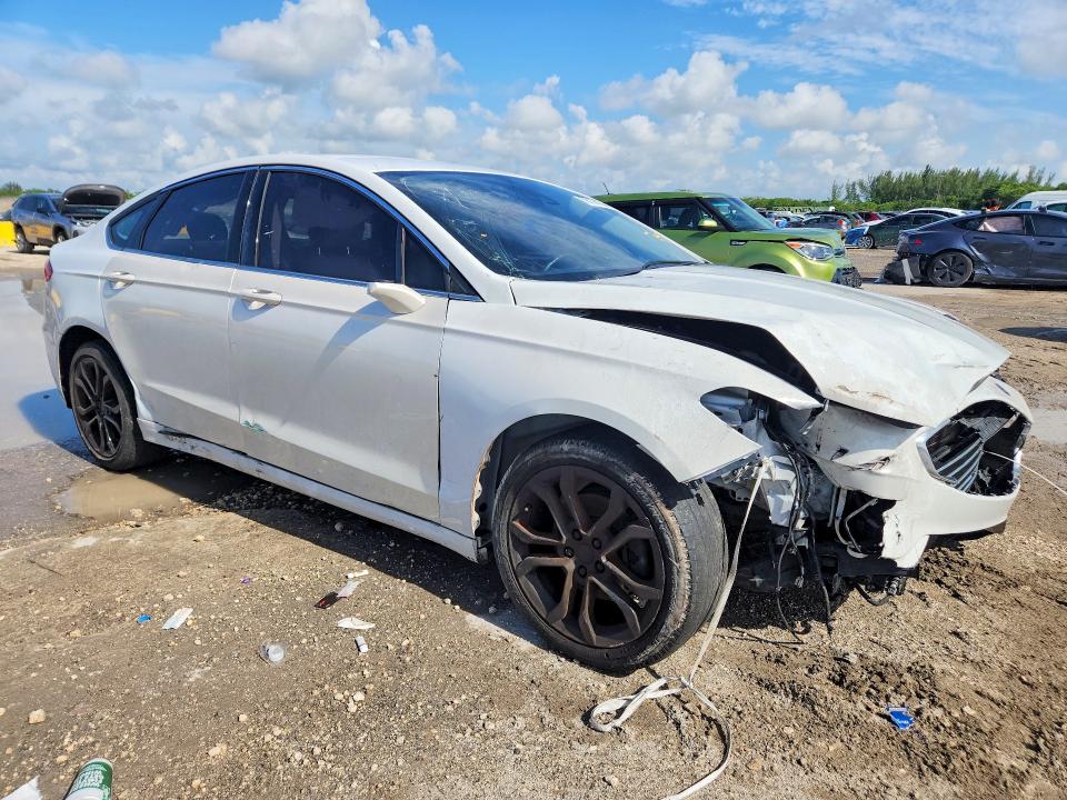 Photo 4 from auction – 2020 FORD FUSION with VIN 3FA6P0CD9LR206223