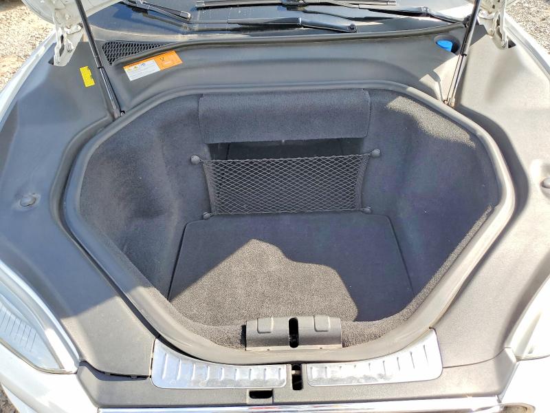 Photo 11 from auction – 2013 TESLA MODEL S with VIN 5YJSA1CN8DFP03405