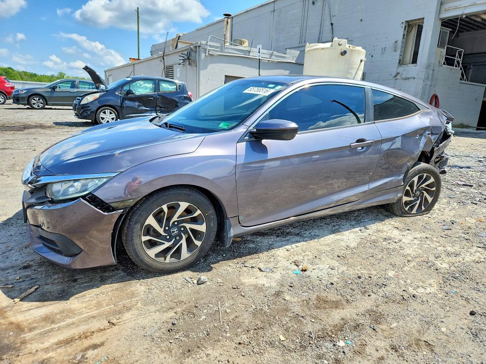 HONDA CIVIC 2017 مع رقم تعريف المركبة 2HGFC4B02HH302310 - صورة من المزاد