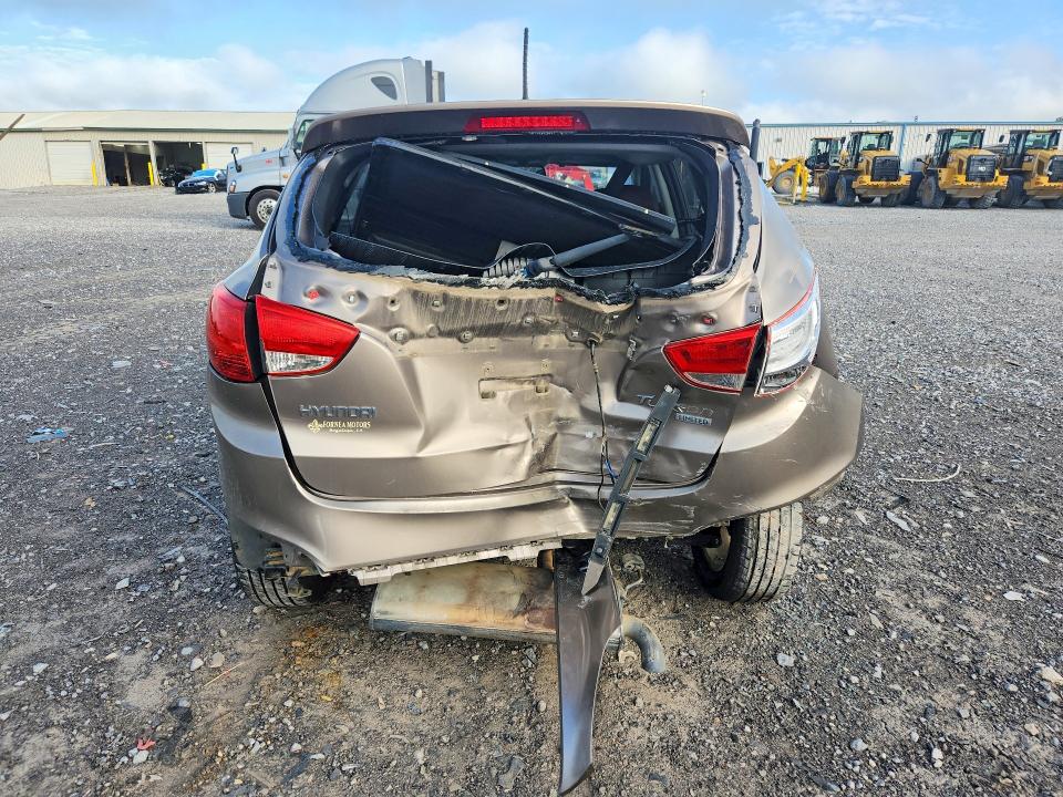 Photo 6 from auction – 2011 HYUNDAI TUCSON with VIN KM8JU3AC4BU153765
