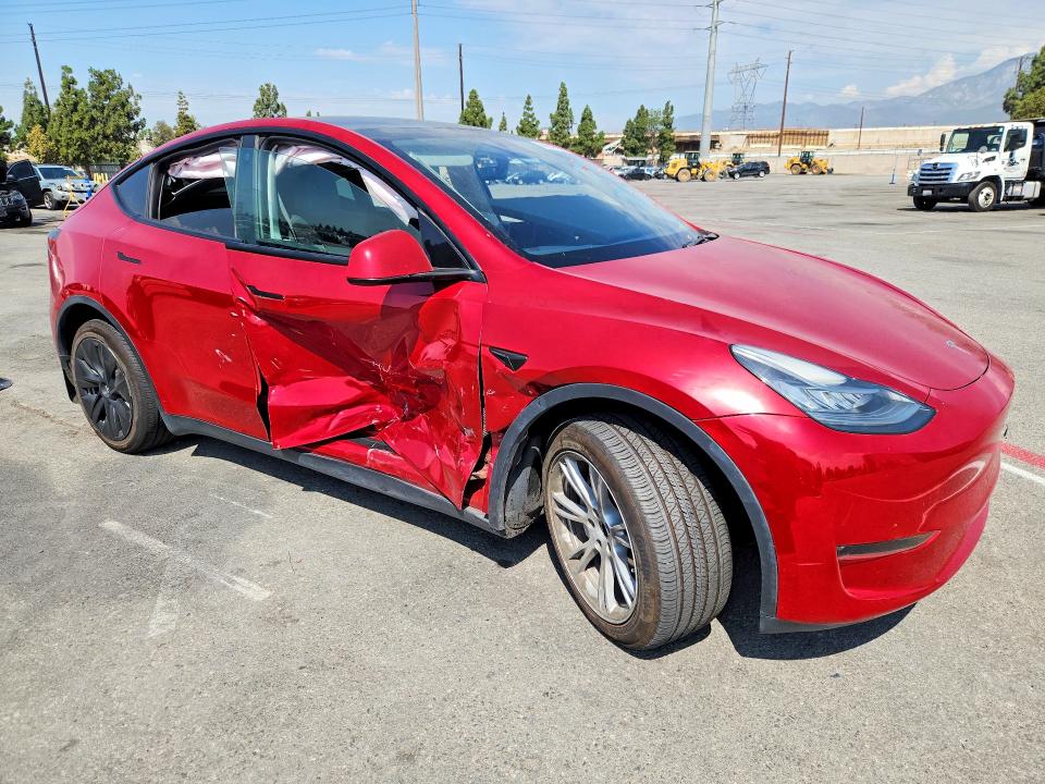 Photo 4 from auction – 2023 TESLA MODEL Y with VIN 7SAYGDEE4PA024159