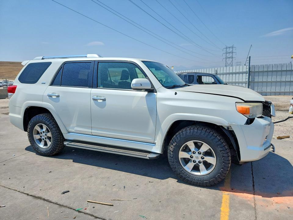 Фото 4 с аукциона – 2013 TOYOTA 4RUNNER с VIN JTEBU5JR5D5117293