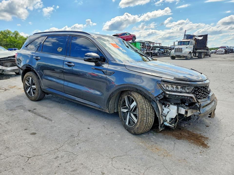 Photo 4 from auction – 2022 KIA SORENTO with VIN 5XYRH4LF7NG133668