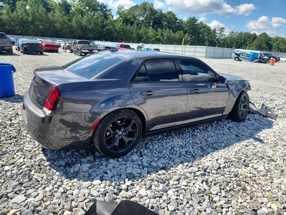Foto 3 de la subasta – 2022 CHRYSLER 300 con VIN 2C3CCABGXNH127270