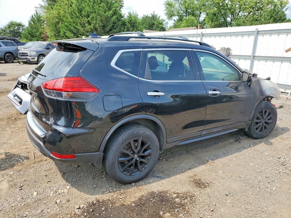 Photo 3 from auction – 2017 NISSAN ROGUE with VIN 5N1AT2MV7HC820322