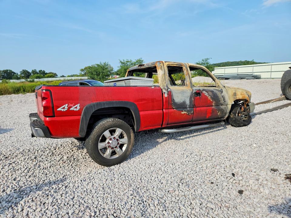 Photo 3 from auction – 2003 CHEVROLET SILVERADO with VIN 1GCGK29U73Z350798