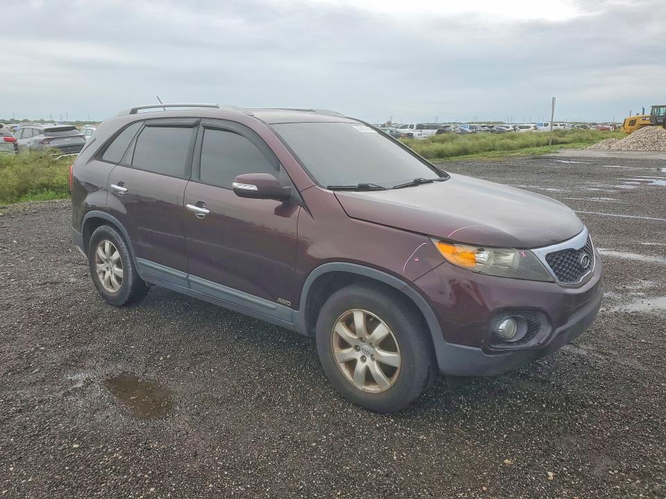 Photo 4 from auction – 2012 KIA SORENTO with VIN 5XYKTCA62CG250827