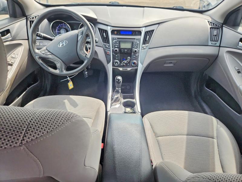 Photo 8 from auction – 2011 HYUNDAI SONATA with VIN 5NPEB4AC5BH195020