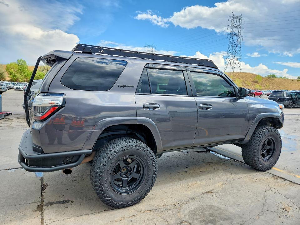 Photo 3 from auction – 2020 TOYOTA 4RUNNER with VIN JTEBU5JR0L5751237
