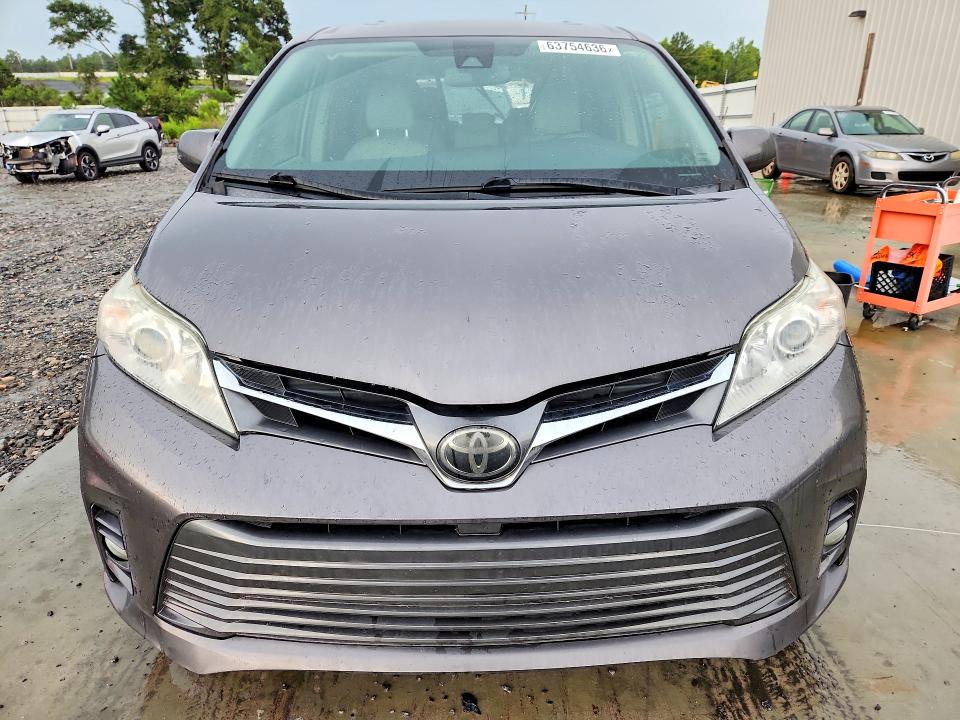 Photo 5 from auction – 2018 TOYOTA SIENNA with VIN 5TDYZ3DC4JS958877