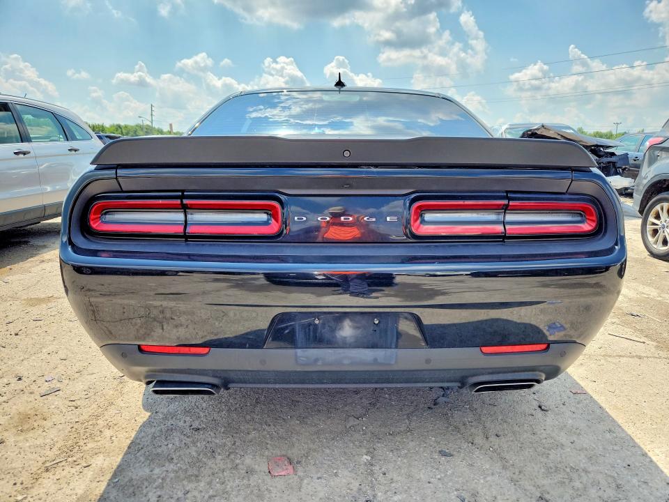 Photo 6 from auction – 2016 DODGE CHALLENGER with VIN 2C3CDZBT6GH322097