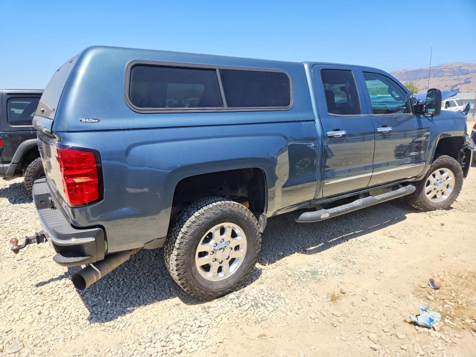Photo 3 from auction – 2015 CHEVROLET SILVERADO with VIN 1GC2KWE82FZ113229
