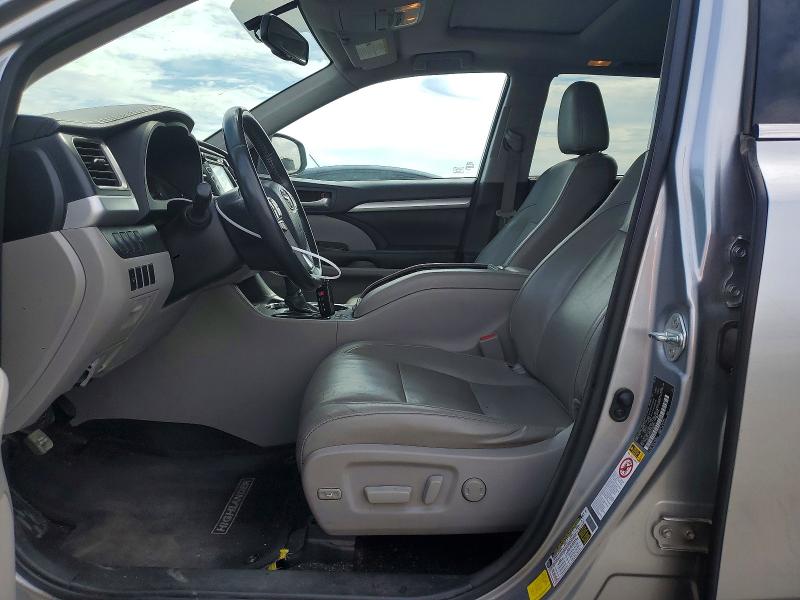 Фото 7 с аукциона – 2016 TOYOTA HIGHLANDER с VIN 5TDJKRFH2GS307273