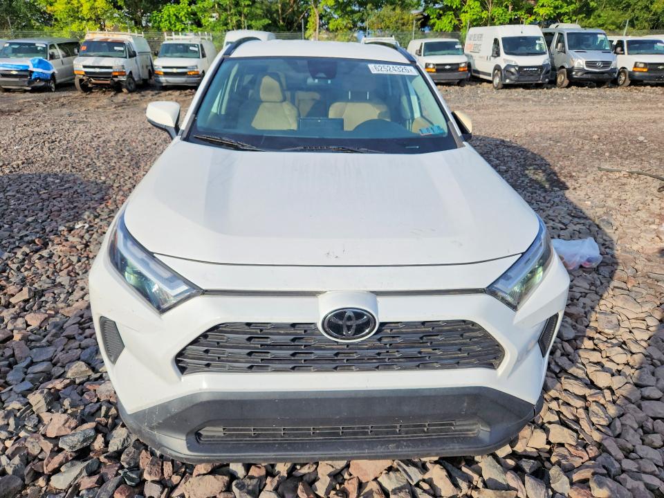 Photo 5 from auction – 2022 TOYOTA RAV4 with VIN 2T3P1RFV7NW262345