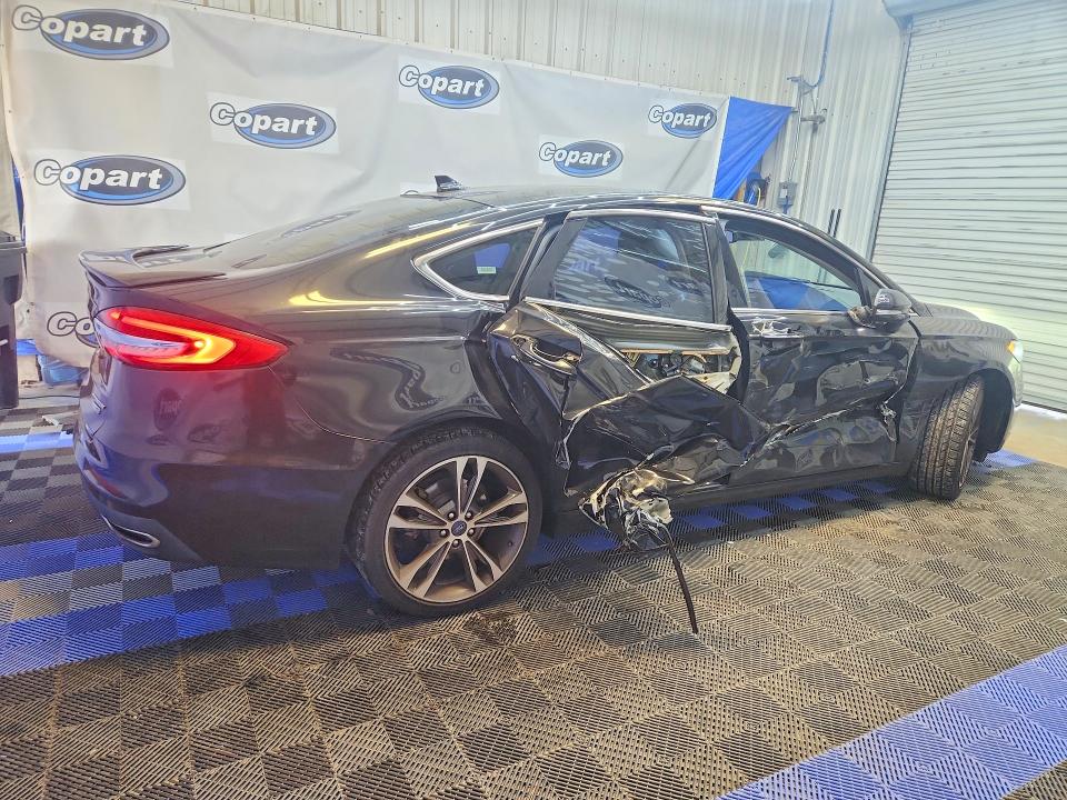 Photo 3 from auction – 2019 FORD FUSION with VIN 3FA6P0D98KR186989