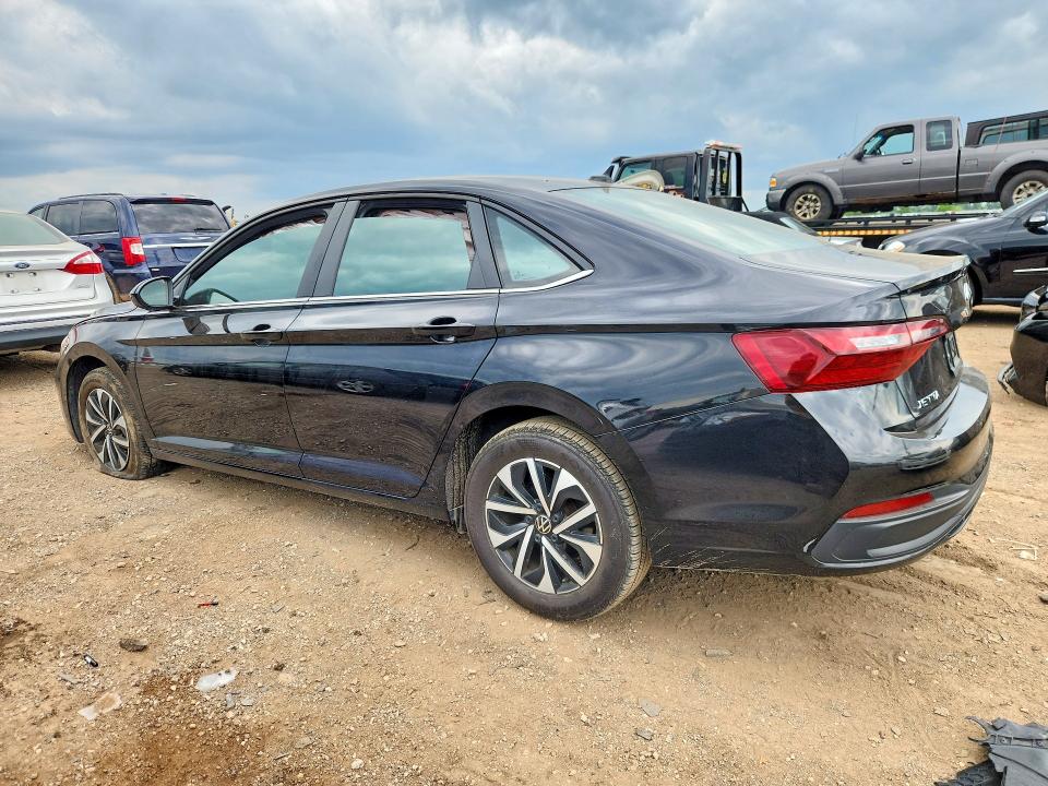 Photo 2 from auction – 2024 VOLKSWAGEN JETTA with VIN 3VW5M7BU1RM101770