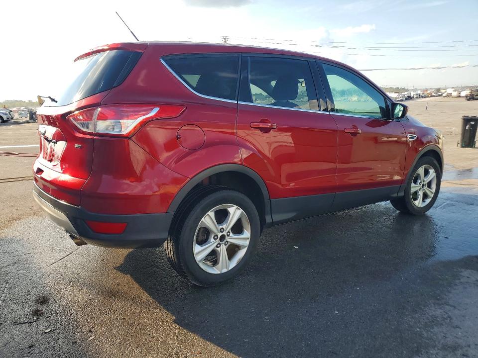 Photo 3 from auction – 2016 FORD ESCAPE with VIN 1FMCU0G76GUA23219