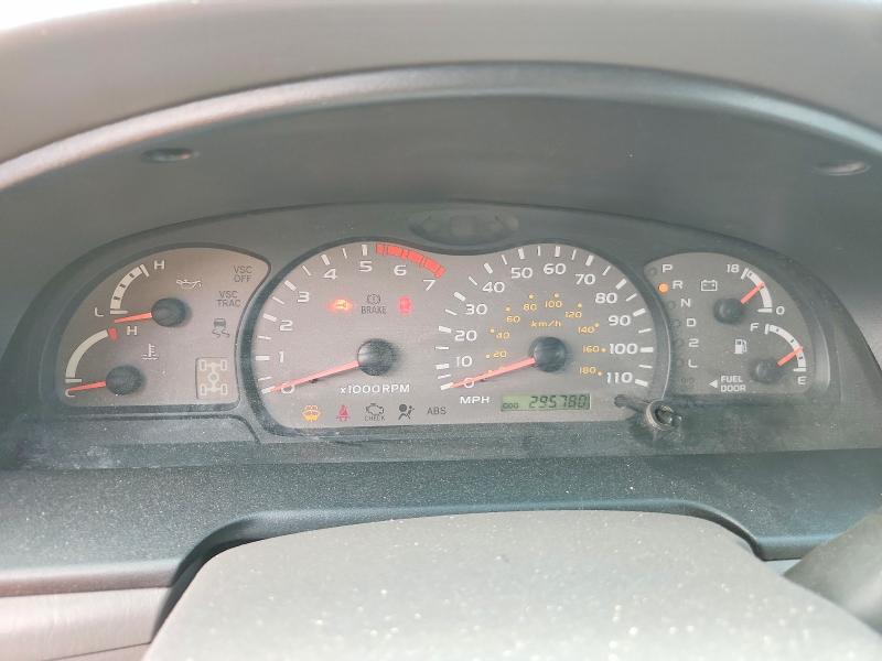 Photo 9 from auction – 2002 TOYOTA SEQUOIA with VIN 5TDBT48A02S099620