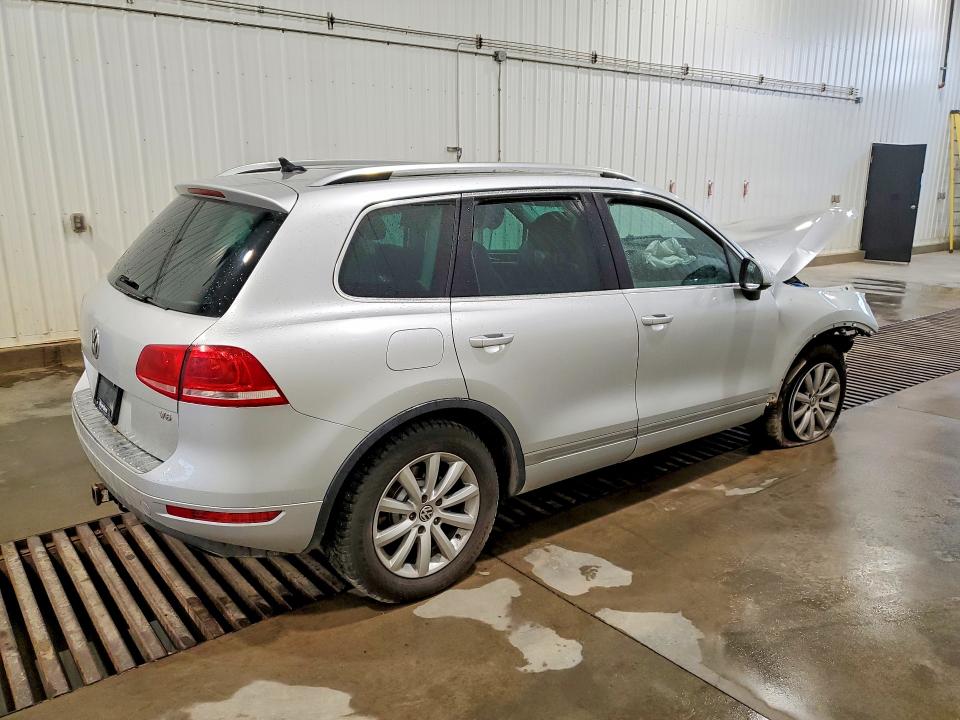 Photo 3 from auction – 2011 VOLKSWAGEN TOUAREG with VIN WVGFF9BP0BD005570