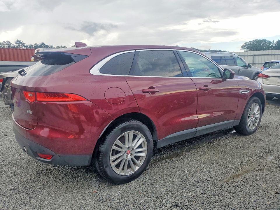 Photo 3 from auction – 2017 JAGUAR F-PACE with VIN SADCK2BVXHA880291