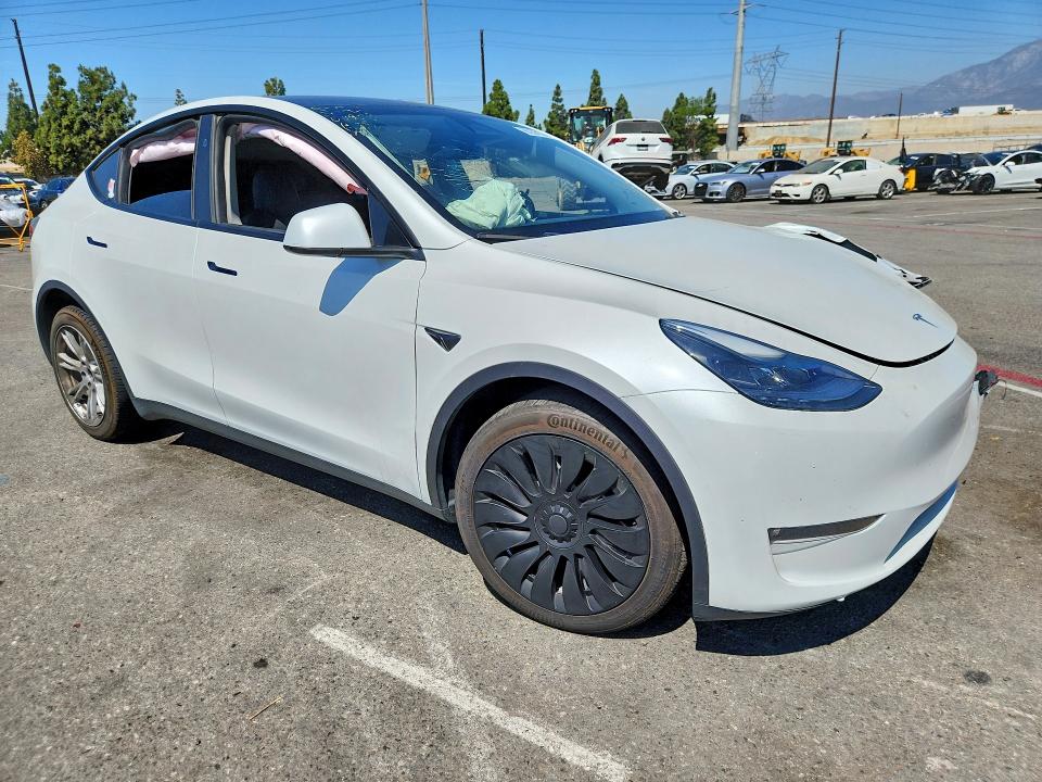 Photo 4 from auction – 2024 TESLA MODEL Y with VIN 7SAYGAEE4RF059580