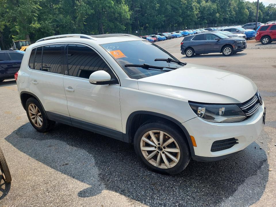 Photo 4 from auction – 2017 VOLKSWAGEN TIGUAN with VIN WVGSV7AX4HW503131