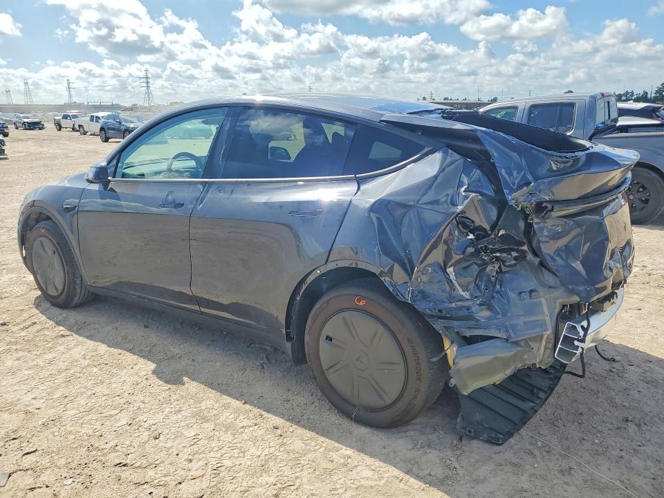 Фото 2 с аукциона – 2026 TESLA MODEL  Y с VIN 7SAYGDED8TA596322