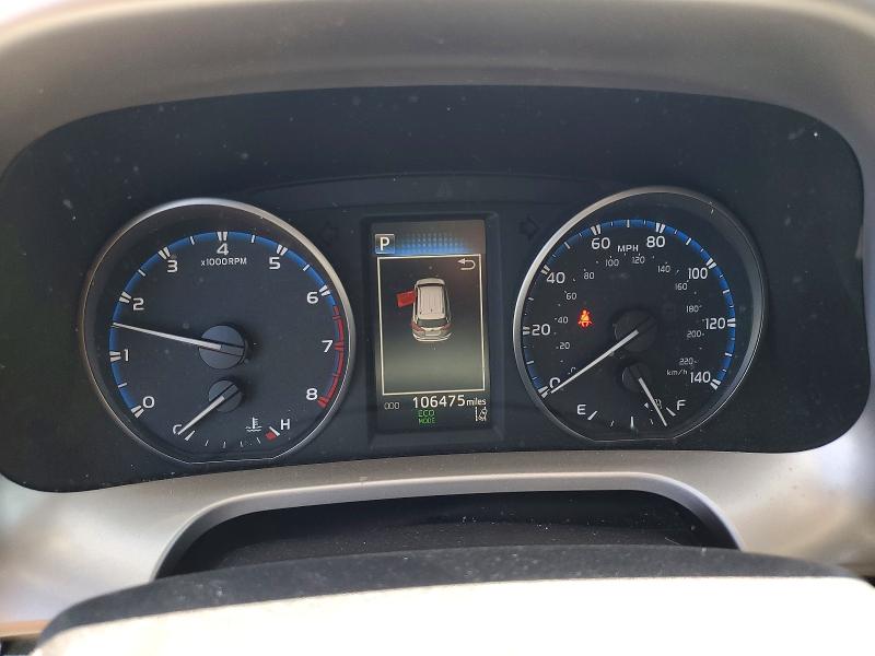 Photo 9 from auction – 2017 TOYOTA RAV4 with VIN JTMWFREV1HD093729
