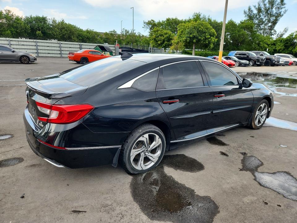Photo 3 from auction – 2018 HONDA ACCORD with VIN 1HGCV1F59JA024771