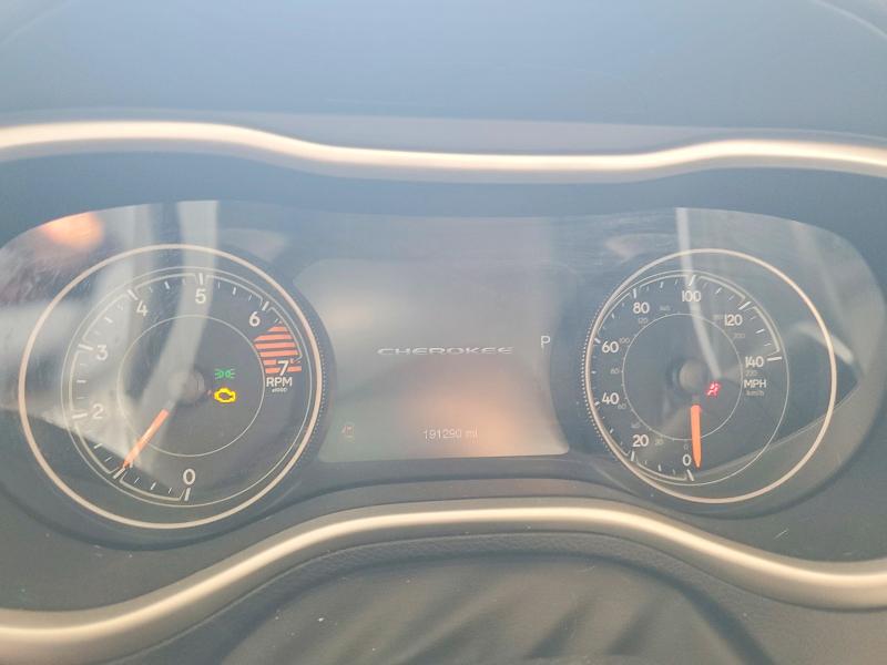 Photo 9 from auction – 2017 JEEP CHEROKEE with VIN 1C4PJLDB9HW516391