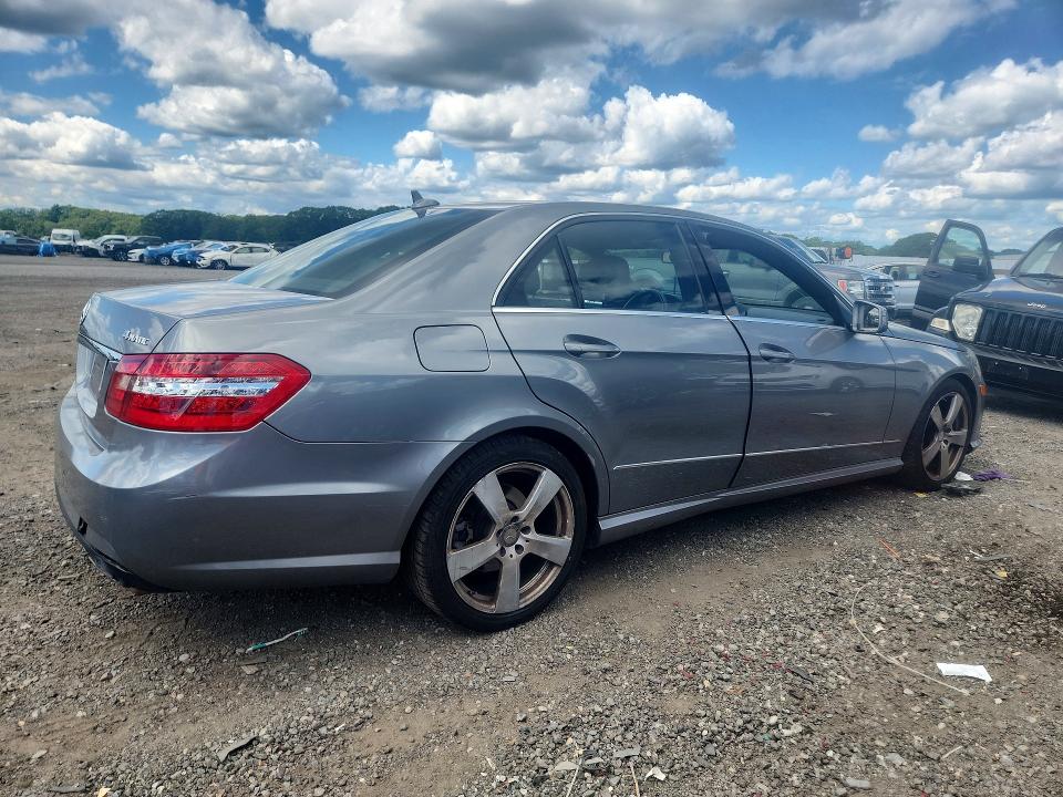 Foto 3 de la subasta – 2011 MERCEDES-BENZ E con VIN WDDHF8HB8BA437382