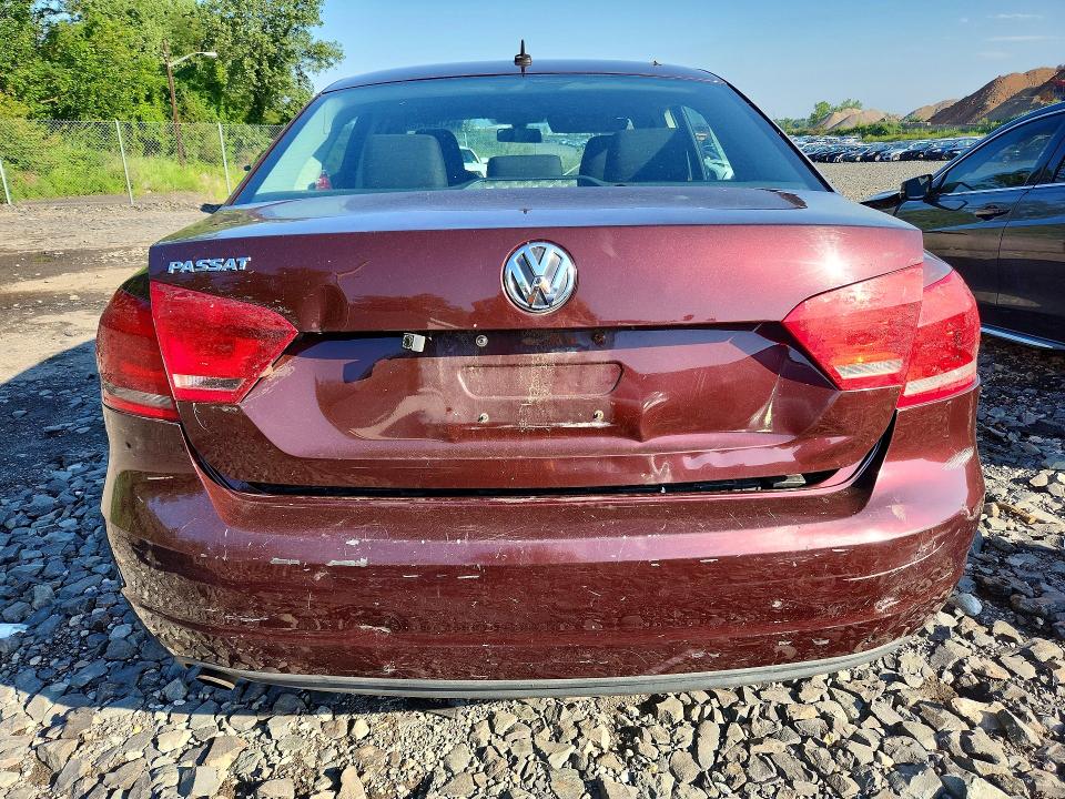 Photo 6 from auction – 2013 VOLKSWAGEN PASSAT with VIN 1VWAP7A38DC043133